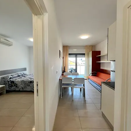 Cozy In Seaside Flat